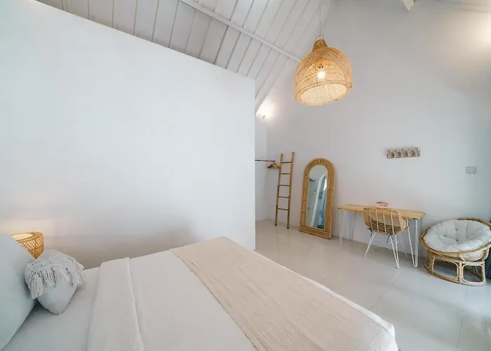 Villa Santorini - Boho-chic 3-bedroom In The Heart Of Berawa!