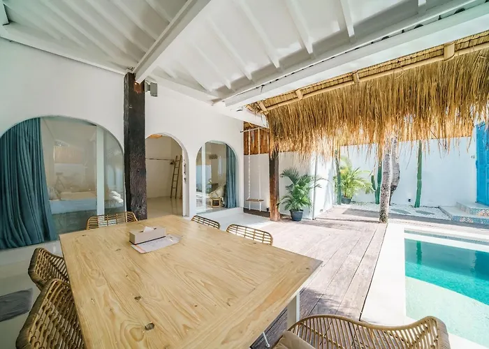 Santorini - Boho-chic 3-bedroom In The Heart Of Berawa! * Canggu (Bali)