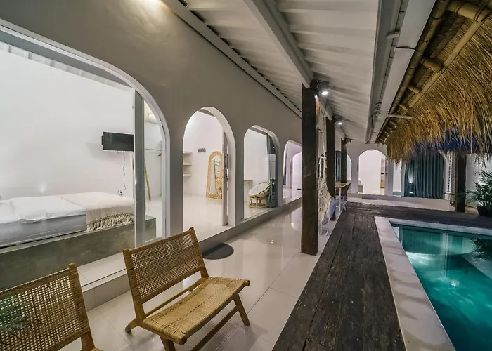 Santorini - Boho-chic 3-bedroom In The Heart Of Berawa! Villa