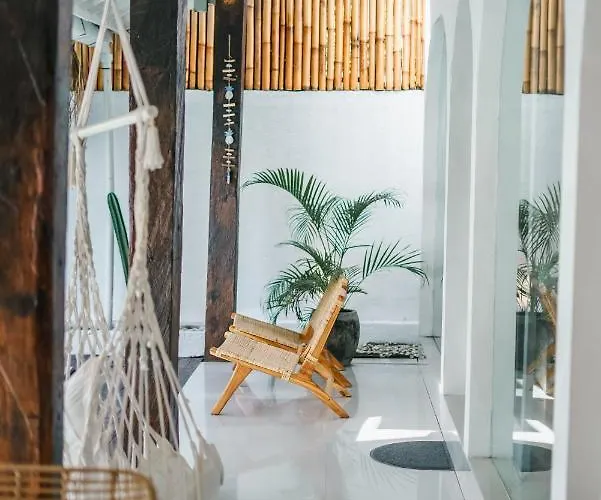 Villa Santorini - Boho-chic 3-bedroom In The Heart Of Berawa! Canggu (Bali)