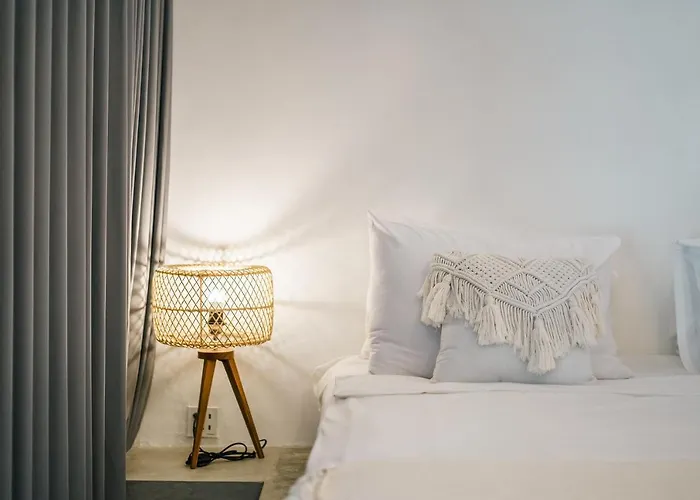 Santorini - Boho-chic 3-bedroom In The Heart Of Berawa! Villa *
