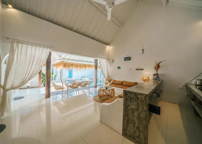 Santorini - Boho-chic 3-bedroom In The Heart Of Berawa! * Canggu (Bali)