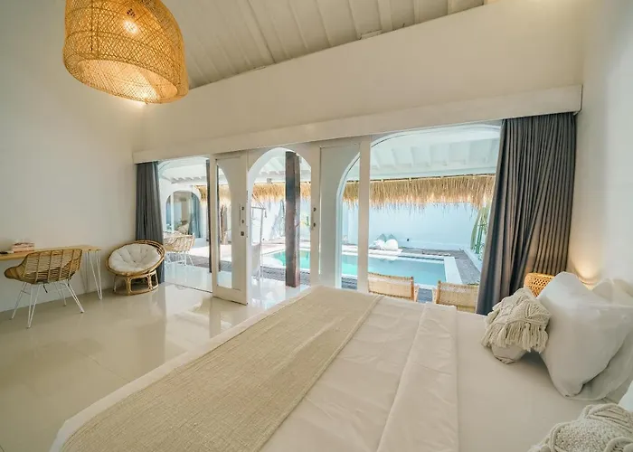 Santorini - Boho-chic 3-bedroom In The Heart Of Berawa! *