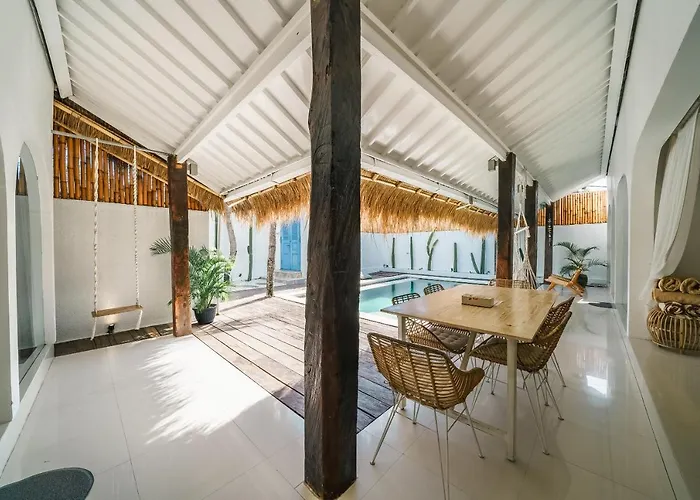 Santorini - Boho-chic 3-bedroom In The Heart Of Berawa! Villa *