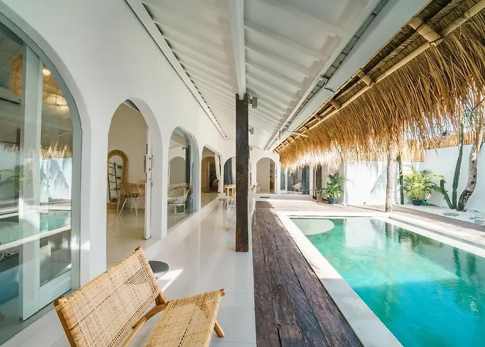 Santorini - Boho-chic 3-bedroom In The Heart Of Berawa!
