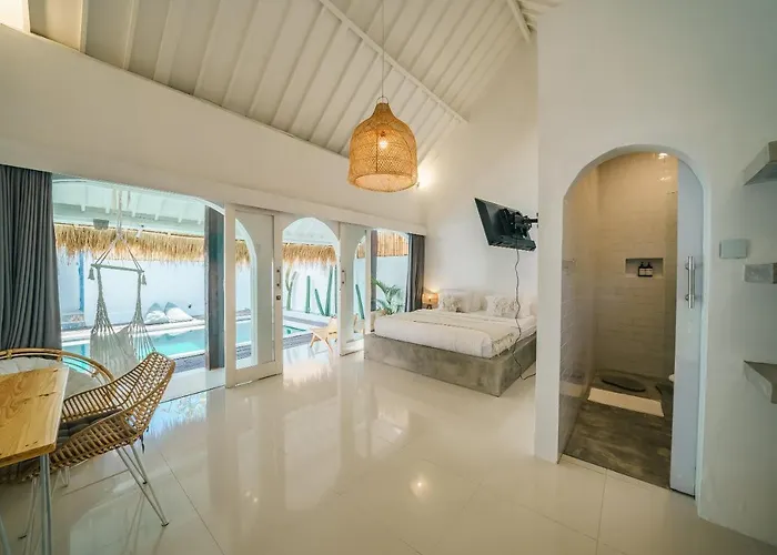 Santorini - Boho-chic 3-bedroom In The Heart Of Berawa!