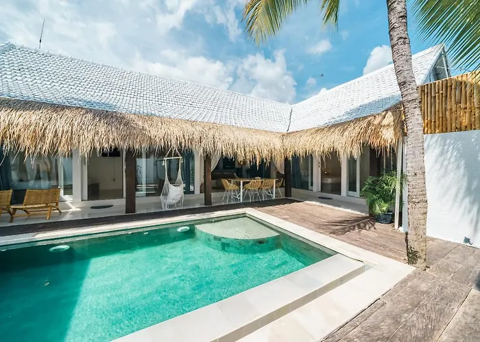 Villa Santorini - Boho-chic 3-bedroom In The Heart Of Berawa!