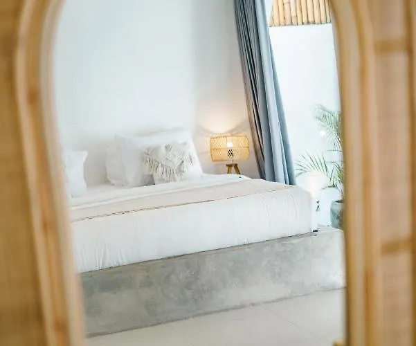 Santorini - Boho-chic 3-bedroom In The Heart Of Berawa! Villa
