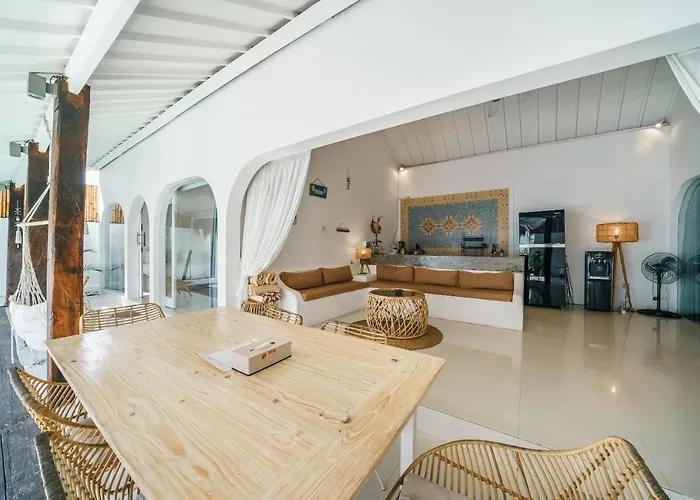 Villa Santorini - Boho-chic 3-bedroom In The Heart Of Berawa! *