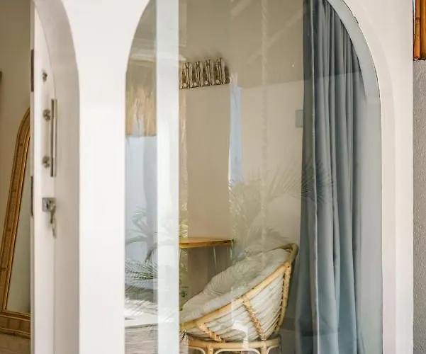 Santorini - Boho-chic 3-bedroom In The Heart Of Berawa!