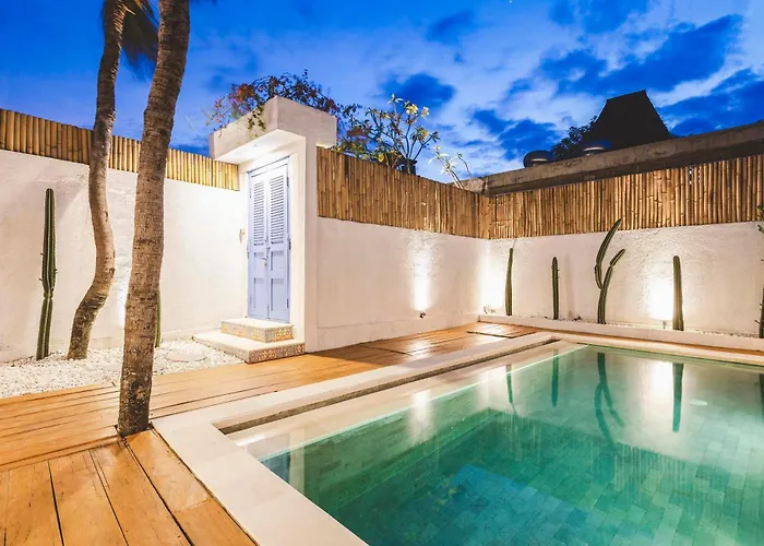 Santorini - Boho-chic 3-bedroom In The Heart Of Berawa! Villa Canggu (Bali)